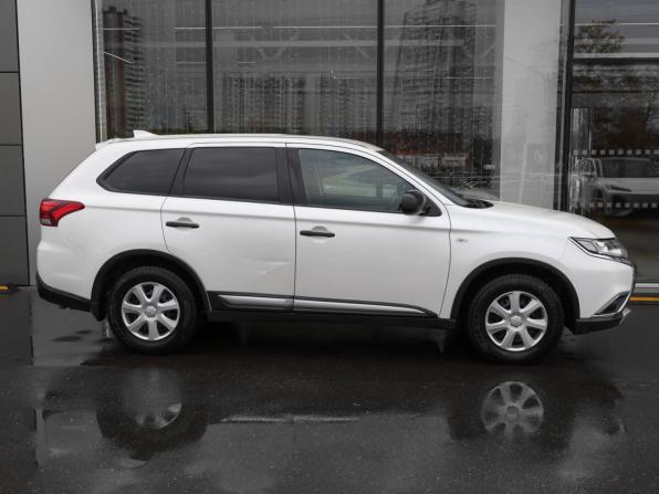 Mitsubishi Outlander III Рестайлинг 2 с пробегом 2017 года, цена 1 498 000 рублей, 194000 км, внедорожник, Автокод Объявления