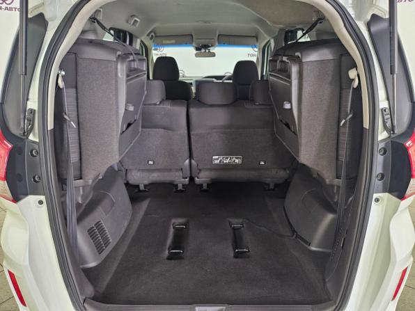 Honda Freed II с пробегом 2017 года, цена 1 496 000 рублей, 40384 км, компактвэн, Автокод Объявления