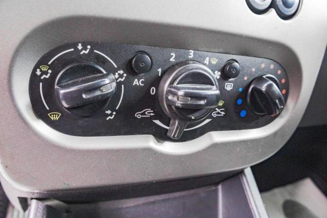 Renault Logan I Рестайлинг с пробегом 2015 года, цена 549 000 рублей, 120000 км, седан, Автокод Объявления
