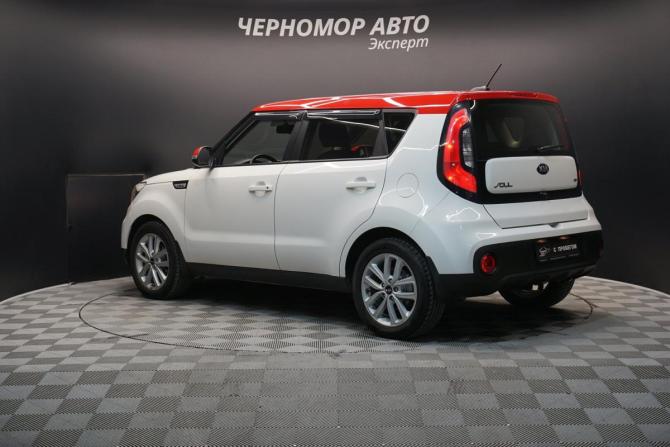 Kia Soul II Рестайлинг с пробегом 2018 года, цена 1 707 000 рублей, 97000 км, хэтчбек, Автокод Объявления