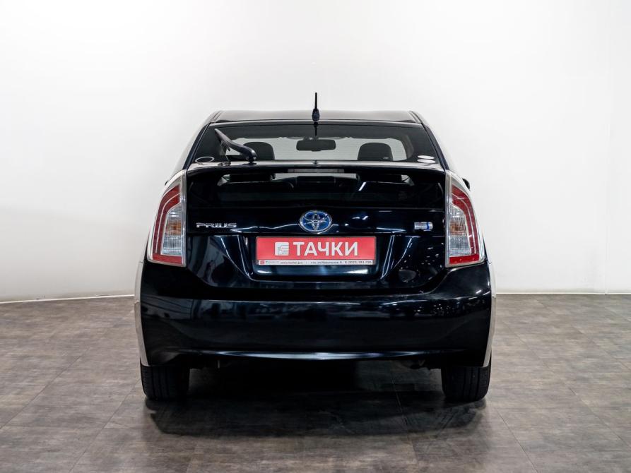 Toyota Prius III Рестайлинг (XW30) Чита  - изображение 4