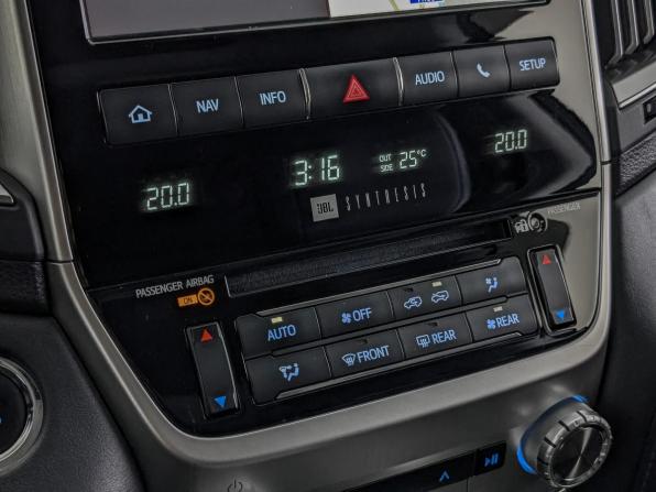 Toyota Land Cruiser 200 Series Рестайлинг 2 с пробегом 2019 года, цена 7 500 000 рублей, 121728 км, внедорожник, Автокод Объявления