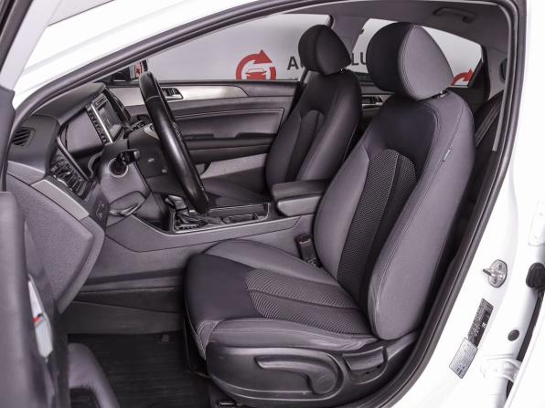 Hyundai Sonata VII (LF) Рестайлинг с пробегом 2019 года, цена 1 730 000 рублей, 97800 км, седан, Автокод Объявления