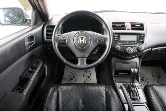 Honda Accord VII Рестайлинг с пробегом 2006 года, цена 949 000 рублей, 293767 км, седан, Автокод Объявления