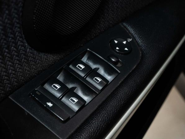 BMW 3 серии V (E90/E91/E92/E93) Рестайлинг с пробегом 2011 года, цена 1 055 000 рублей, 210000 км, седан, Автокод Объявления