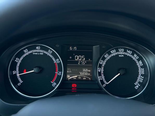 Skoda Rapid I Рестайлинг с пробегом 2019 года, цена 1 280 000 рублей, 76898 км, лифтбек, Автокод Объявления