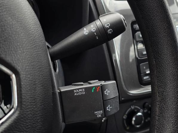 Renault Sandero II Рестайлинг с пробегом 2021 года, цена 1 279 000 рублей, 64723 км, хэтчбек, Автокод Объявления