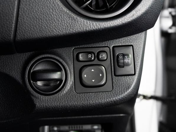 Toyota Vitz III (XP130) Рестайлинг 2 с пробегом 2018 года, цена 830 500 рублей, 108029 км, хэтчбек, Автокод Объявления