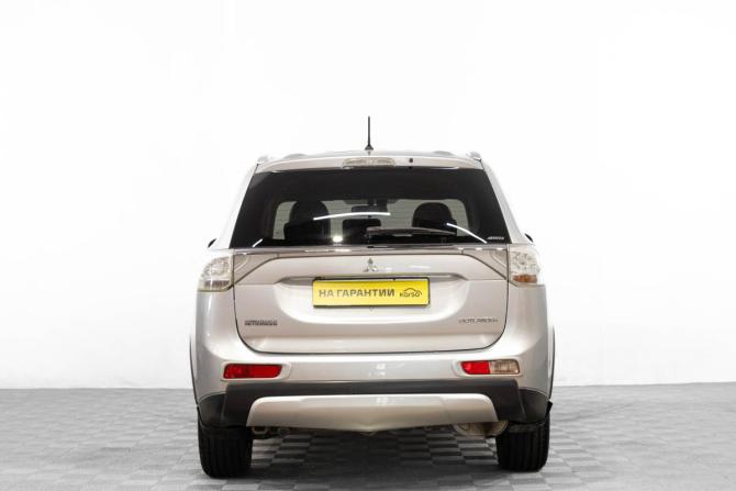 Mitsubishi Outlander III Рестайлинг с пробегом 2014 года, цена 1 799 000 рублей, 250000 км, внедорожник, Автокод Объявления