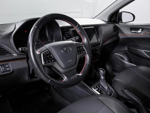 Hyundai Solaris II Рестайлинг с пробегом 2021 года, цена 1 880 000 рублей, 37042 км, седан, Автокод Объявления