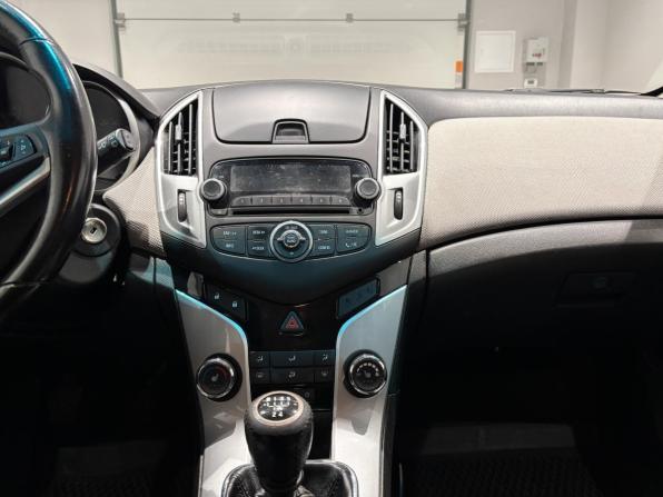 Chevrolet Cruze I Рестайлинг с пробегом 2014 года, цена 740 286 рублей, 234300 км, хэтчбек, Автокод Объявления