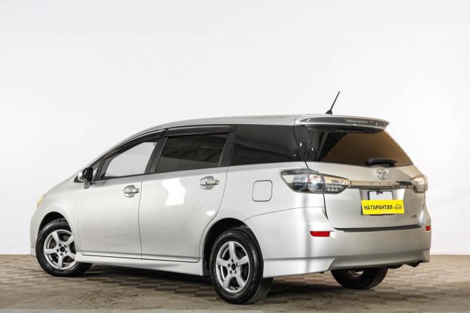 Toyota Wish II Рестайлинг с пробегом 2013 года, цена 1 499 000 рублей, 117000 км, минивэн, Автокод Объявления