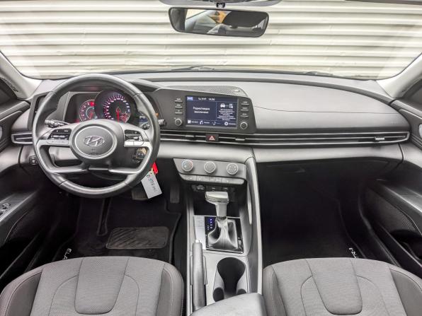 Hyundai Elantra VII (CN7) с пробегом 2022 года, цена 2 100 000 рублей, 31025 км, седан, Автокод Объявления