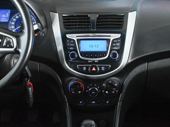 Hyundai Solaris I с пробегом 2013 года, цена 820 000 рублей, 146939 км, седан, Автокод Объявления
