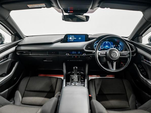 Mazda 3 IV (BP) с пробегом 2022 года, цена 1 750 000 рублей, 34170 км, хэтчбек, Автокод Объявления