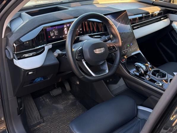 Geely Atlas II с пробегом 2024 года, цена 2 790 000 рублей, 15550 км, внедорожник, Автокод Объявления