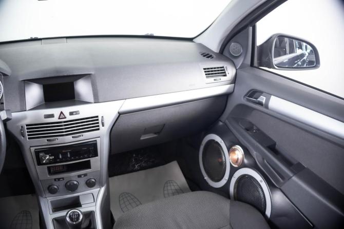 Opel Astra H Рестайлинг с пробегом 2012 года, цена 699 000 рублей, 148800 км, хэтчбек, Автокод Объявления