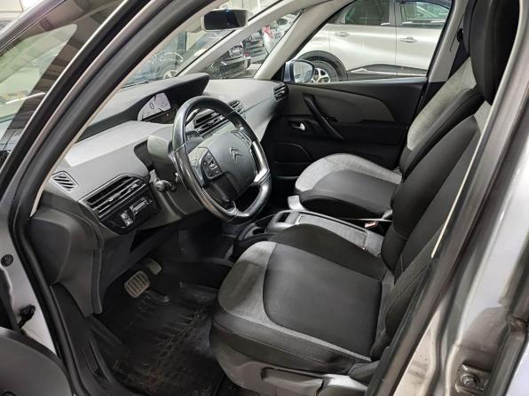 Citroen C4 Picasso II Рестайлинг с пробегом 2017 года, цена 1 370 000 рублей, 124050 км, компактвэн, Автокод Объявления