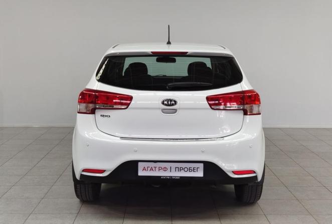 Kia Rio III Рестайлинг с пробегом 2016 года, цена 1 079 000 рублей, 203976 км, хэтчбек, Автокод Объявления