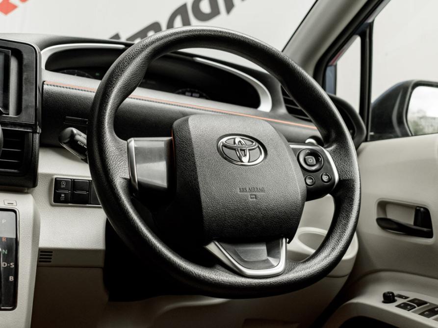 Toyota Sienta II Екатеринбург  - изображение 14
