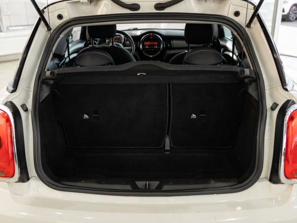 Mini Hatch III (F55/F56) с пробегом 2017 года, цена 1 540 000 рублей, 148677 км, хэтчбек, Автокод Объявления