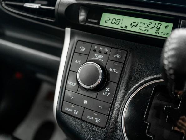 Toyota Wish II с пробегом 2010 года, цена 1 380 000 рублей, 156658 км, минивэн, Автокод Объявления
