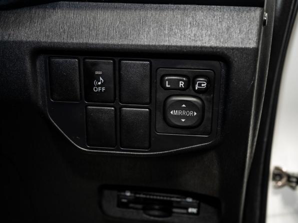Toyota Prius III Рестайлинг (XW30) с пробегом 2013 года, цена 1 500 000 рублей, 109000 км, лифтбек, Автокод Объявления