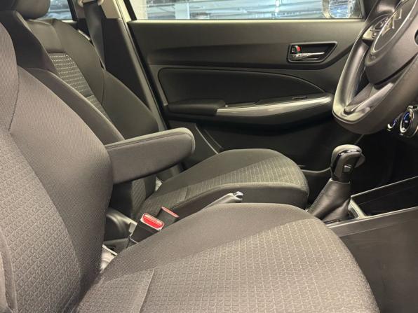 Suzuki Swift V с пробегом 2021 года, цена 1 480 000 рублей, 36700 км, хэтчбек, Автокод Объявления