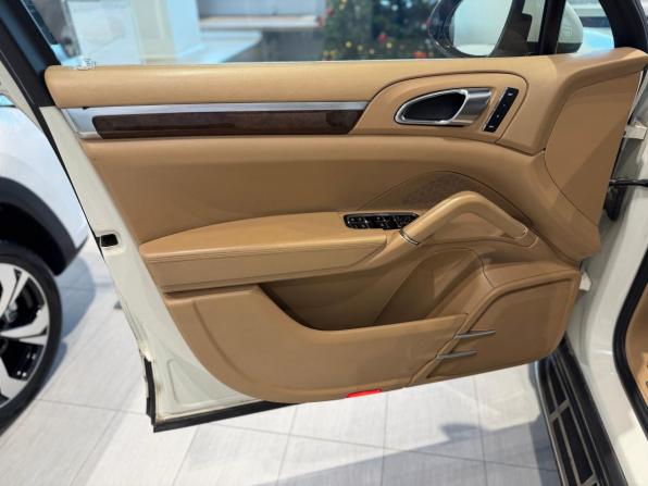 Porsche Cayenne II (958) с пробегом 2011 года, цена 2 340 000 рублей, 189000 км, внедорожник, Автокод Объявления