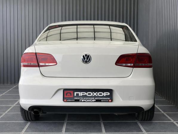 Volkswagen Passat B7 с пробегом 2012 года, цена 747 000 рублей, 330000 км, седан, Автокод Объявления