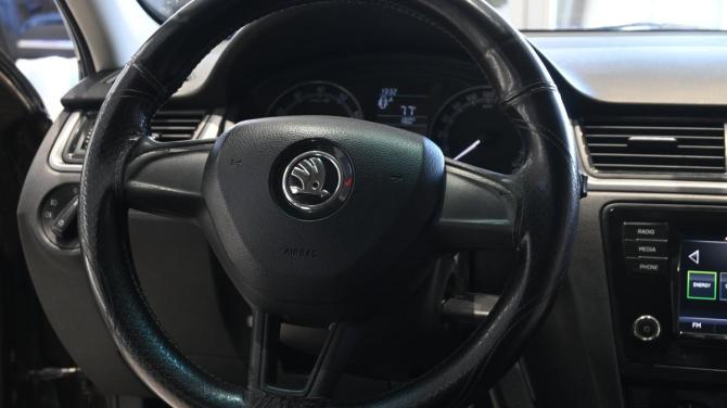 Skoda Rapid I Рестайлинг с пробегом 2019 года, цена 1 095 000 рублей, 175000 км, лифтбек, Автокод Объявления