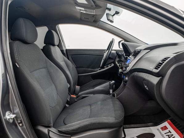 Hyundai Solaris I с пробегом 2012 года, цена 940 000 рублей, 135796 км, хэтчбек, Автокод Объявления