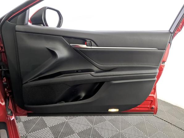 Toyota Camry VIII (XV70) Рестайлинг с пробегом 2021 года, цена 3 300 000 рублей, 53464 км, седан, Автокод Объявления