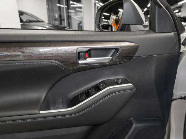 Toyota Highlander IV (XU70) с пробегом 2025 года, цена 5 600 000 рублей, 30 км, внедорожник, Автокод Объявления
