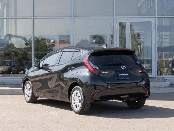 Toyota Aqua II с пробегом 2022 года, цена 1 300 000 рублей, 64438 км, хэтчбек, Автокод Объявления