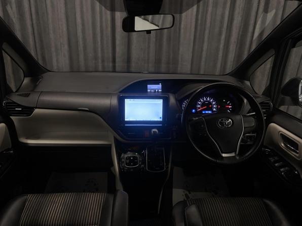 Toyota Noah III (R80) Рестайлинг с пробегом 2019 года, цена 2 150 000 рублей, 65211 км, минивэн, Автокод Объявления