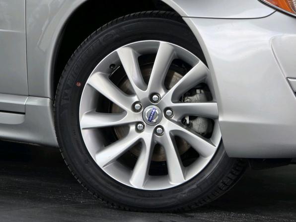 Volvo V70 III Рестайлинг с пробегом 2013 года, цена 1 000 000 рублей, 145115 км, универсал, Автокод Объявления