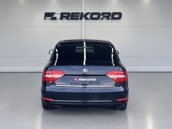 Skoda Superb II Рестайлинг с пробегом 2014 года, цена 1 599 000 рублей, 134000 км, лифтбек, Автокод Объявления