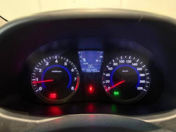 Hyundai Solaris I с пробегом 2012 года, цена 550 000 рублей, 186000 км, седан, Автокод Объявления