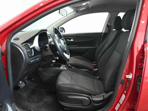 Kia Rio IV Рестайлинг с пробегом 2021 года, цена 1 990 000 рублей, 71001 км, хэтчбек, Автокод Объявления