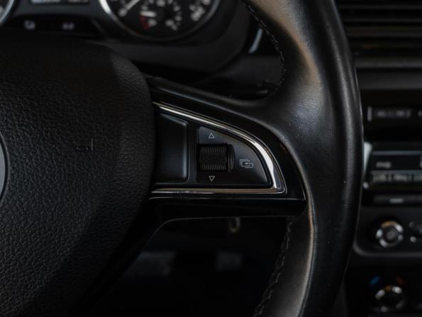 Skoda Rapid I с пробегом 2015 года, цена 1 110 000 рублей, 123096 км, лифтбек, Автокод Объявления