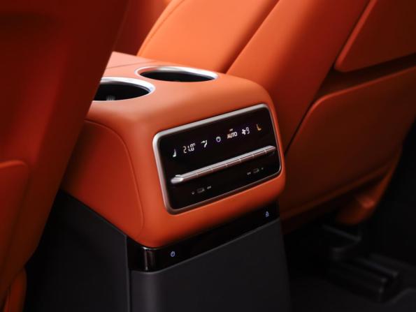 Li Auto (Lixiang) L9 I с пробегом 2023 года, цена 5 679 000 рублей, 98650 км, внедорожник, Автокод Объявления