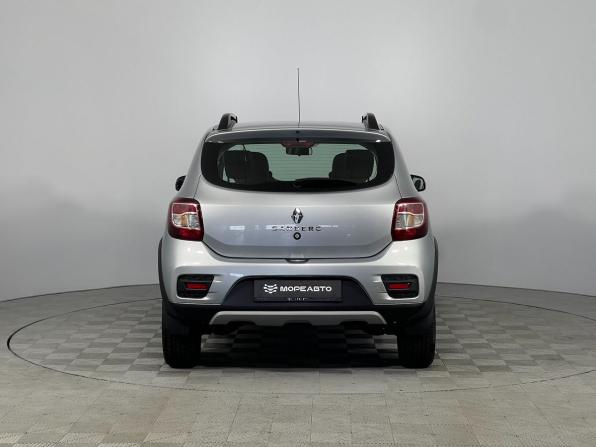 Renault Sandero II Рестайлинг с пробегом 2021 года, цена 1 455 000 рублей, 62870 км, хэтчбек, Автокод Объявления