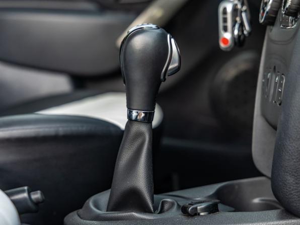 Renault Sandero II Рестайлинг с пробегом 2020 года, цена 1 348 000 рублей, 40480 км, хэтчбек, Автокод Объявления