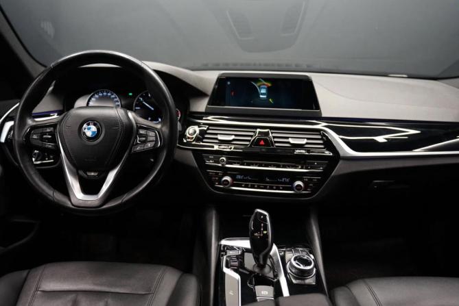 BMW 5 серии VII (G30/G31/G38) с пробегом 2017 года, цена 3 380 000 рублей, 155000 км, седан, Автокод Объявления