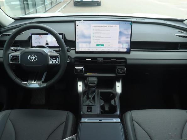 Toyota RAV4 VI (XA60) с пробегом 2026 года, цена 4 220 000 рублей, 10 км, внедорожник, Автокод Объявления