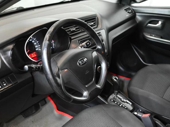 Kia Rio III Рестайлинг с пробегом 2015 года, цена 970 000 рублей, 164217 км, седан, Автокод Объявления