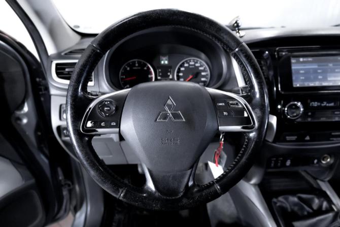Mitsubishi L200 V с пробегом 2016 года, цена 1 820 000 рублей, 158429 км, пикап, Автокод Объявления