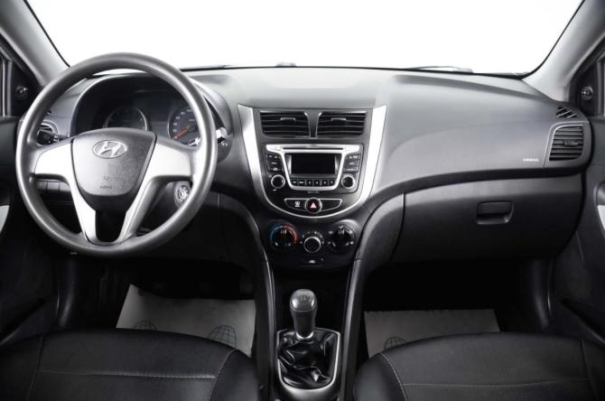 Hyundai Solaris I Рестайлинг с пробегом 2015 года, цена 699 000 рублей, 358000 км, седан, Автокод Объявления