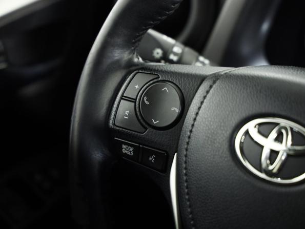 Toyota RAV4 IV (XA40) Рестайлинг с пробегом 2017 года, цена 2 399 000 рублей, 64430 км, внедорожник, Автокод Объявления